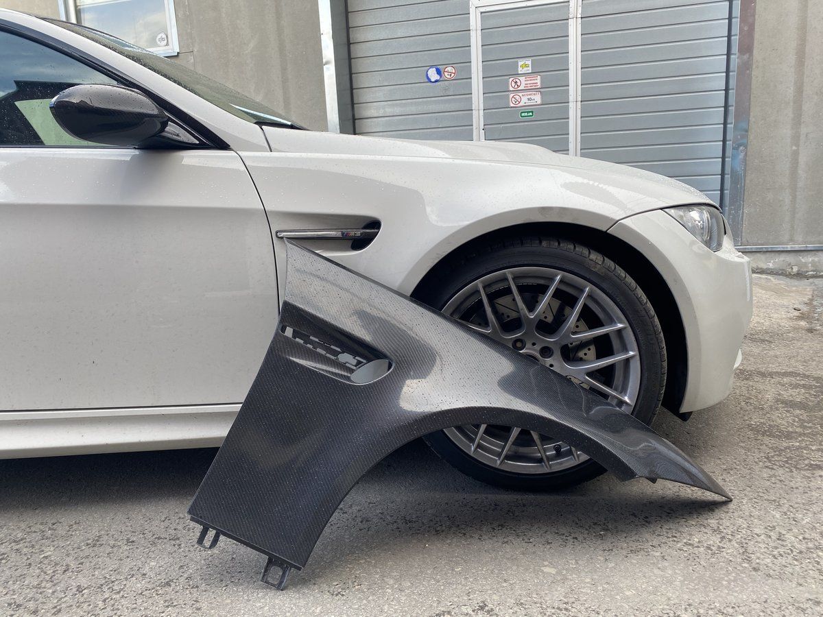 Set of RAW Carbon Fibre front wing fender for BMW E92 E93 M3 in Fenders
