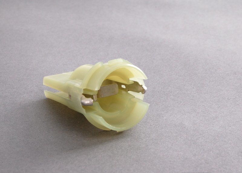 NEW GENUINE BMW Z3 SERIES E36 REAR TAIL LIGHT BULB SOCKET 63218386158