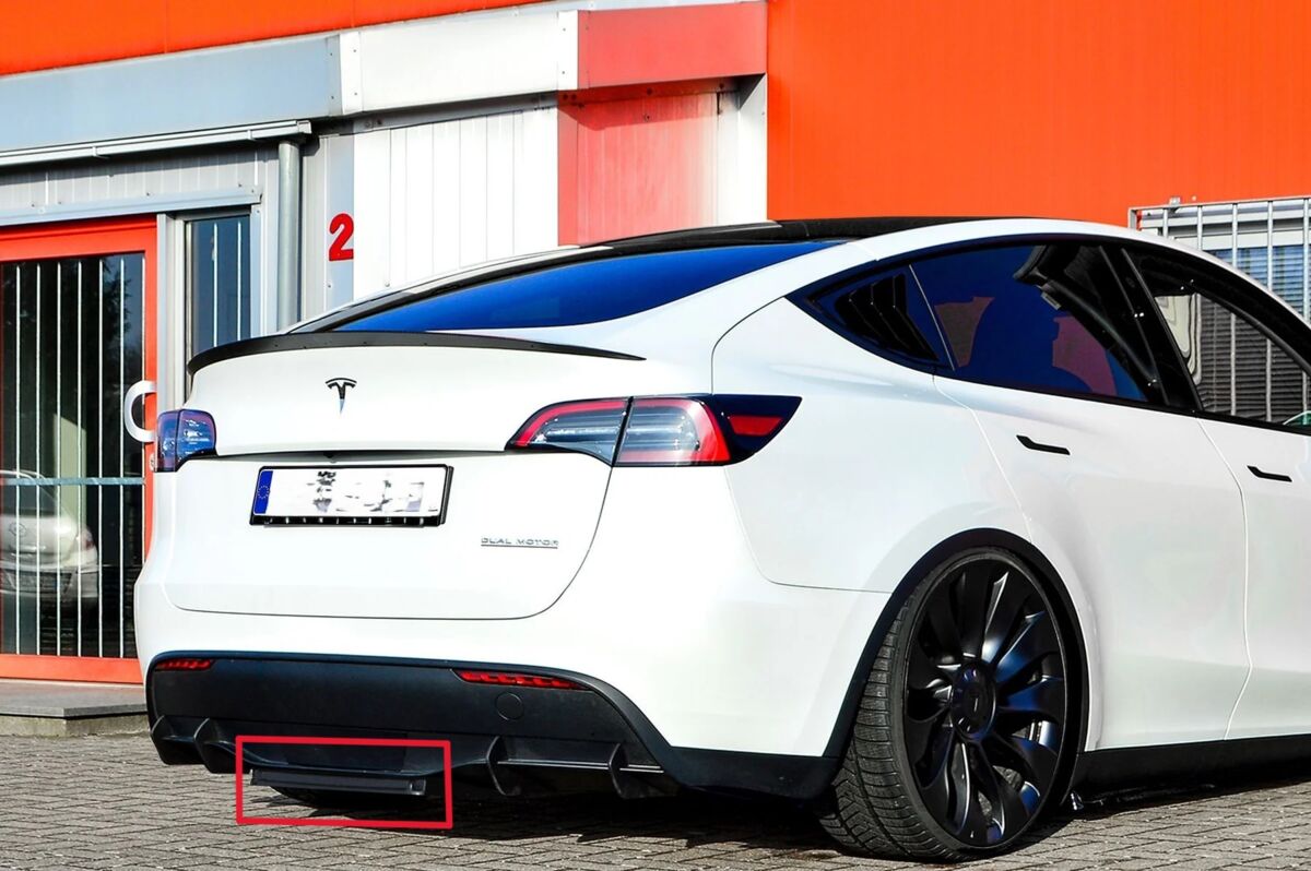 Performance Rear Bumper central Splitter addon For Tesla Model Y ...