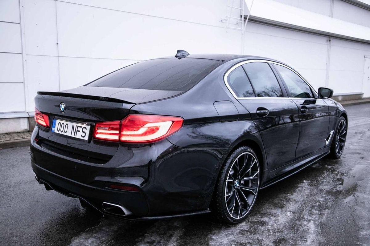 BMW 5er G30 LCI M-Sport Schwarz Glänzend MP Style Frontsplitter (2020