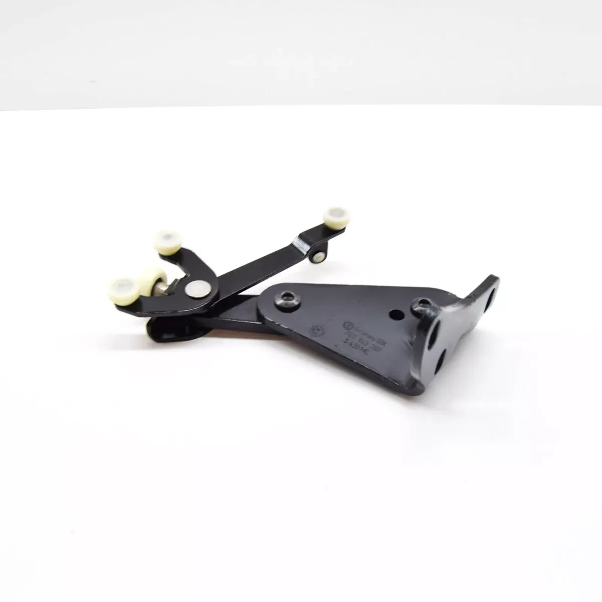 Genuine VW Towing Eye Hook 7E0807401 – Transporter T6, Caravelle, Multivan, Camper